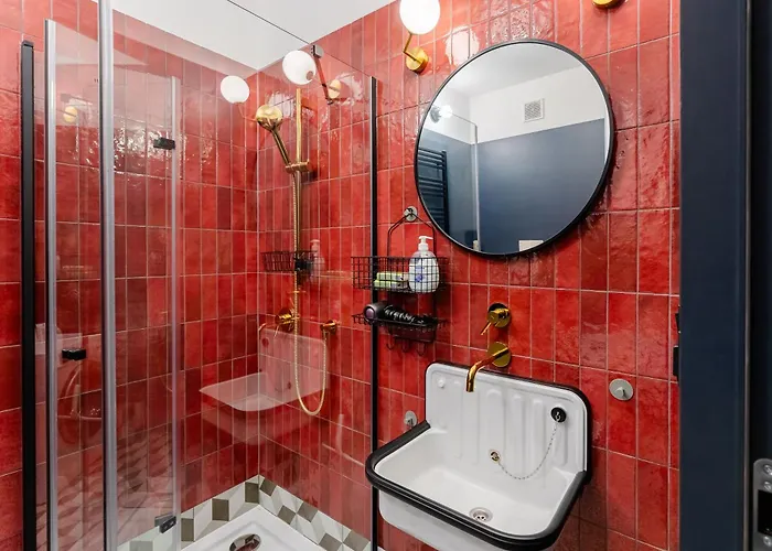 Mlynska Deluxe By Bookinghost