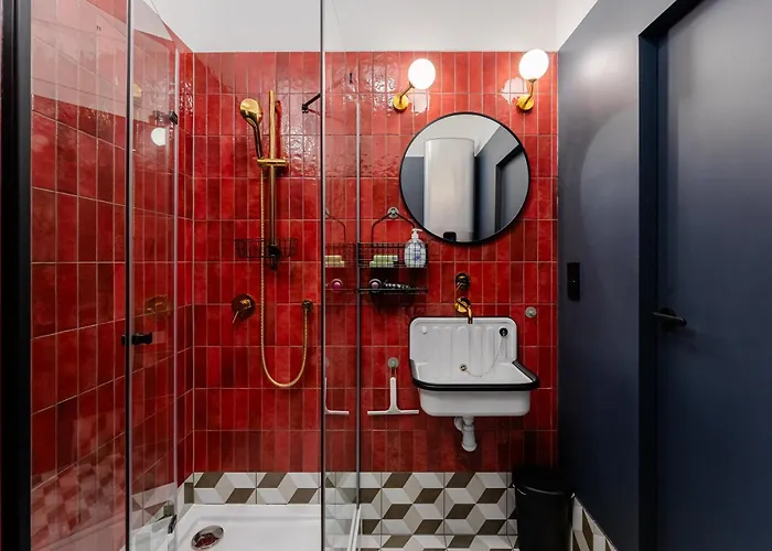 Mlynska Deluxe By Bookinghost *